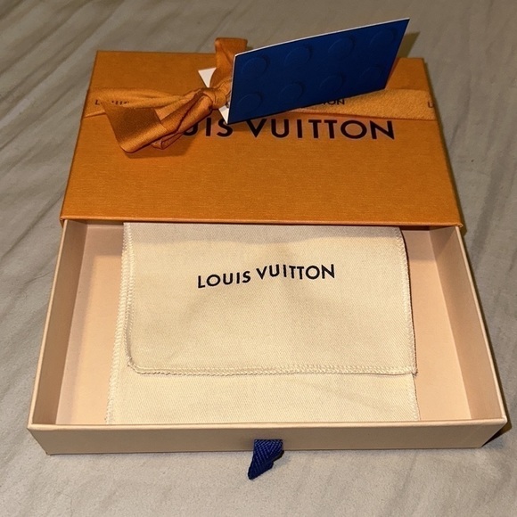 NWT Louis Vuitton 2022 Holiday Illustrate Tokyo Bag Charm & Key Holder // Blue - Picture 6 of 10